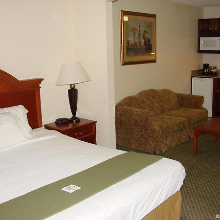 Holiday Inn Express Hotel & Suites Elkhart-South Bagian luar foto