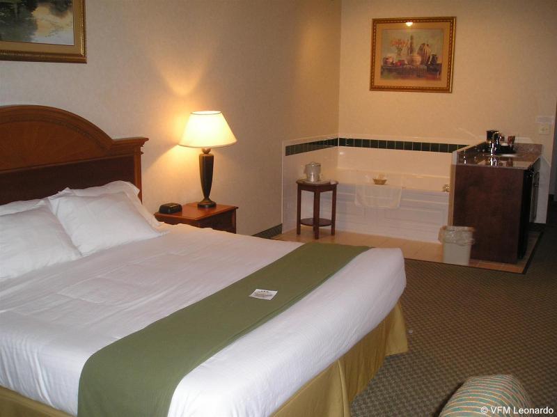 Holiday Inn Express Hotel & Suites Elkhart-South Bagian luar foto