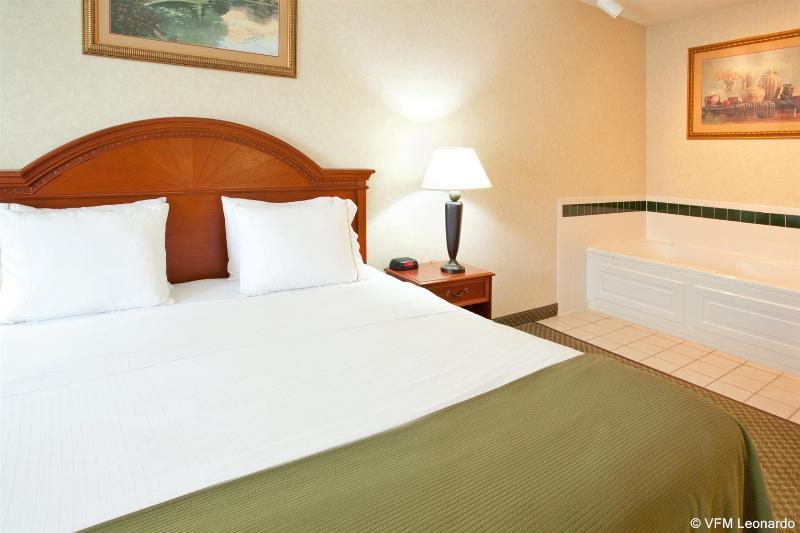 Holiday Inn Express Hotel & Suites Elkhart-South Bagian luar foto