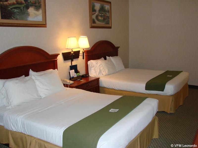 Holiday Inn Express Hotel & Suites Elkhart-South Bagian luar foto