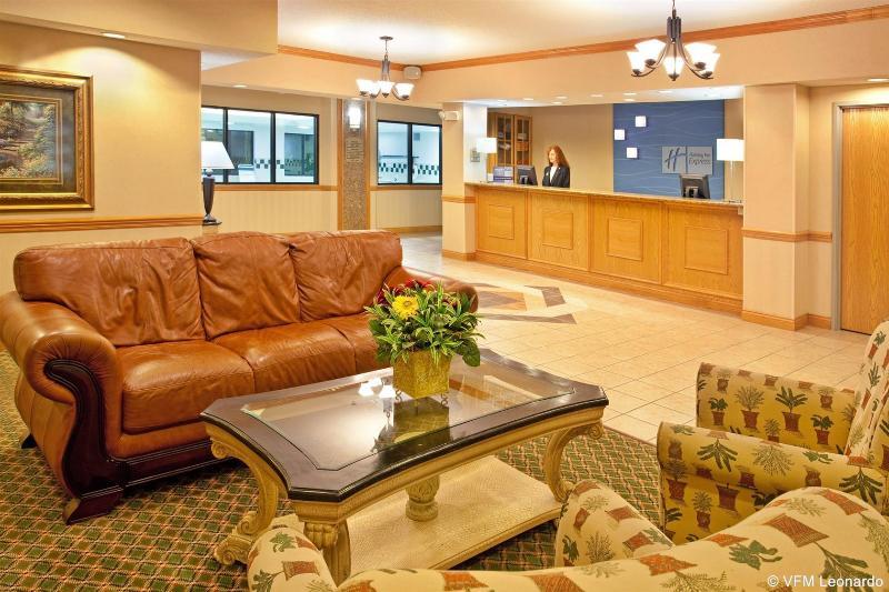 Holiday Inn Express Hotel & Suites Elkhart-South Bagian luar foto