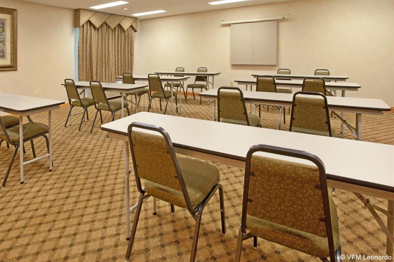 Holiday Inn Express Hotel & Suites Elkhart-South Bagian luar foto